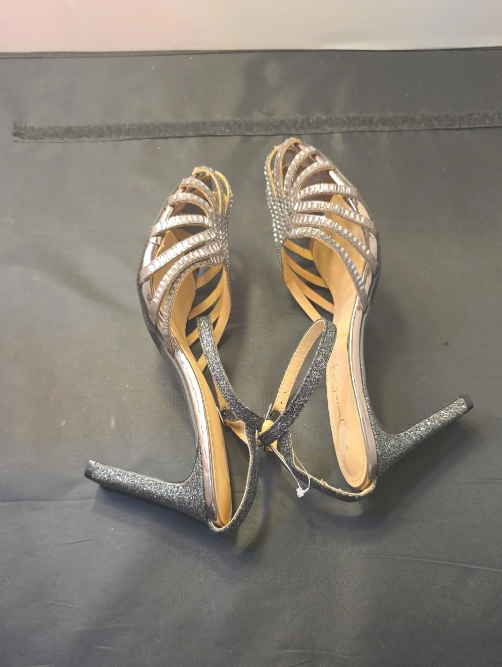 BRAND NEW JESSICA WOMEN's ANKLE-STRAP SANDAL with SILVER CRYSTAL STRAP